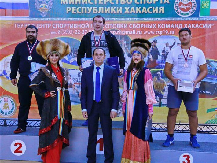 Боец абаканского ОМОНа Росгвардии стал победителем регионального чемпионата по национальной борьбе «Курес»