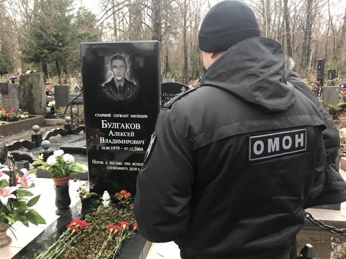 В Калининградской области сотрудники Росгвардии почтили память погибшего омоновца