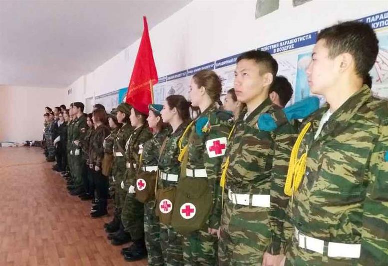 Ветераны и сотрудники якутского ОМОНа организовали для юнармейцев соревнования по военно-спортивному многоборью 