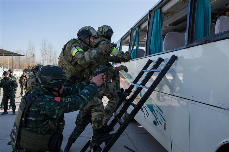 Совместное учение Росгвардии и Народной вооруженной полиции Китая  «Сотрудничество-2017»  вступило в активную фазу (фото, видео)