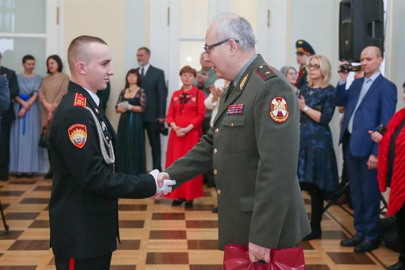 РОСГВАРДИЯ ПРОВЕЛА НОВОГОДНИЙ КАДЕТСКИЙ БАЛ (ФОТО, ВИДЕО)
