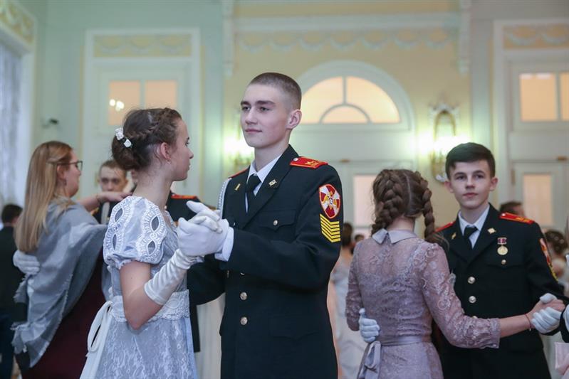 РОСГВАРДИЯ ПРОВЕЛА НОВОГОДНИЙ КАДЕТСКИЙ БАЛ (ФОТО, ВИДЕО)