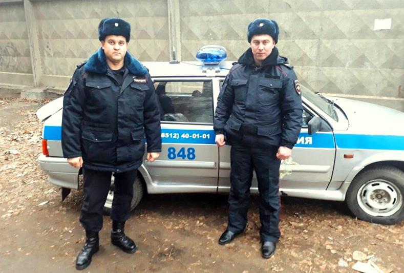 В Астрахани сотрудники Росгвардии спасли жизнь женщине, которая пыталась совершить самоубийство