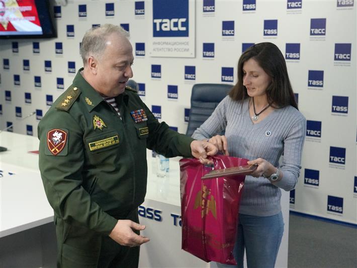 Командующий Сибирским округом Росгвардии провел пресс-конференцию с журналистами 