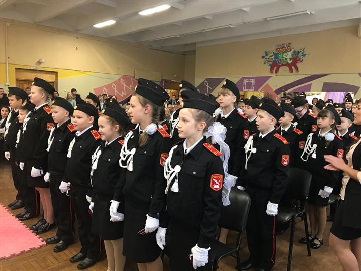 В Сыктывкаре военнослужащие Росгвардии приняли участие в церемонии посвящения школьников в кадеты