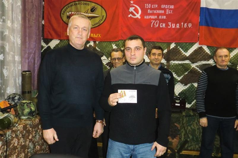 Сотрудников новодвинского отдела вневедомственной охраны Росгвардии наградили за вклад в патриотическое воспитание молодежи 