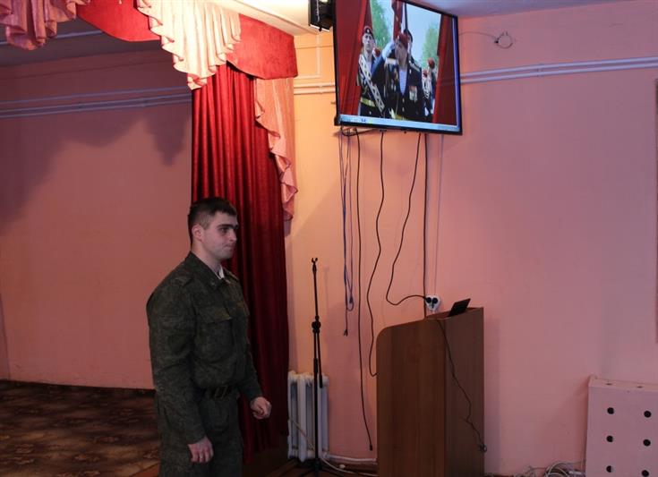 Военнослужащие Росгвардии провели открытые уроки мужества в одном из сел Приморского края