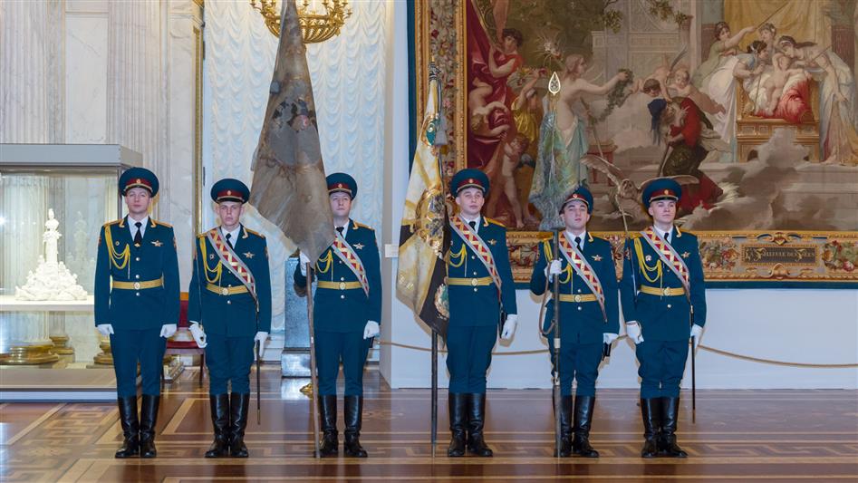 В Санкт-Петербурге военнослужащие Северо-Западного округа Росгвардии приняли участие в праздничном мероприятии, посвященном Дню Героев Отечества