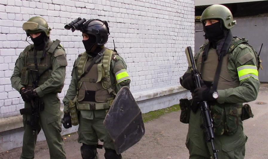 Бойцы тверского СОБРа задержали мужчину, находившегося в федеральном розыске