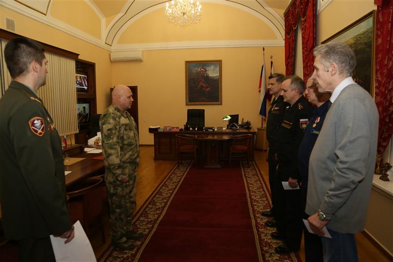 Командующий Северо-Западным округом Росгвардии поздравил личный состав Военно-медицинской академии им. С.М. Кирова с 219-й годовщиной основания