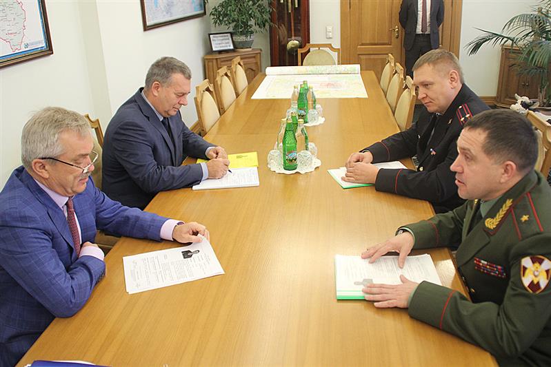 Губернатор Белгородской области Евгений Савченко провел первую рабочую встречу c новым руководителем территориального органа Росгвардии