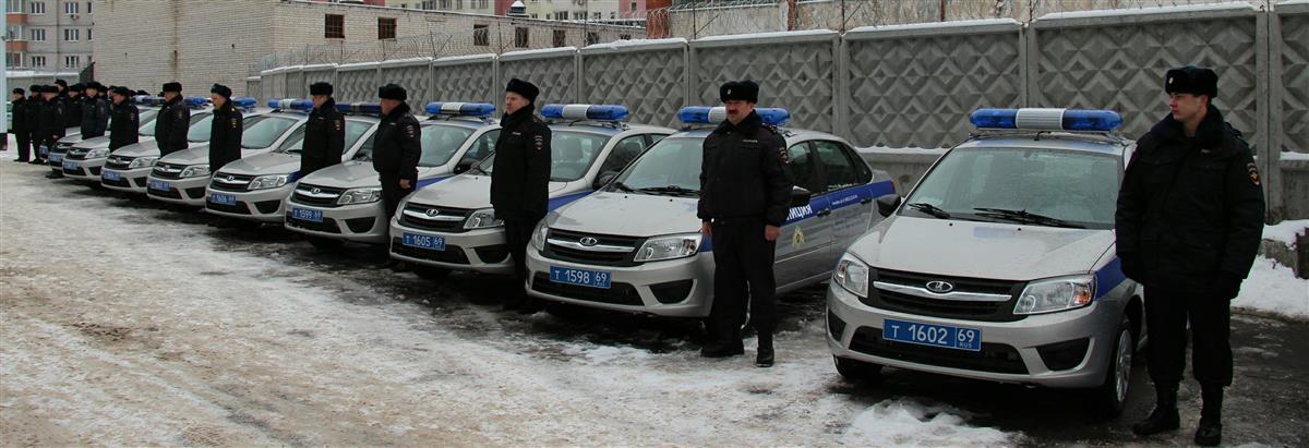 Тверским росгвардейцам вручили ключи от новых служебных автомобилей