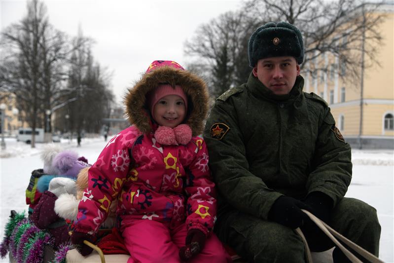 ДЕТИ ВОЕННОСЛУЖАЩИХ ДИВИЗИИ ИМЕНИ Ф.Э. ДЗЕРЖИНСКОГО ПОПАЛИ В НОВОГОДНЮЮ СКАЗКУ