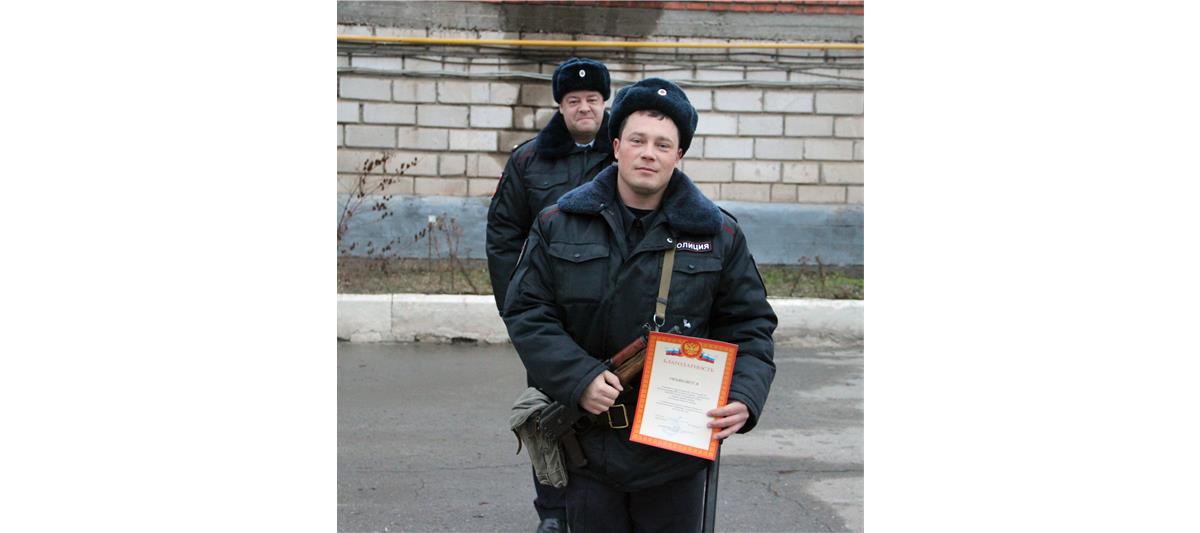 В Астрахани состоялся гарнизонный развод нарядов Росгвардии и полиции, заступающих на боевую службу по охране общественного порядка