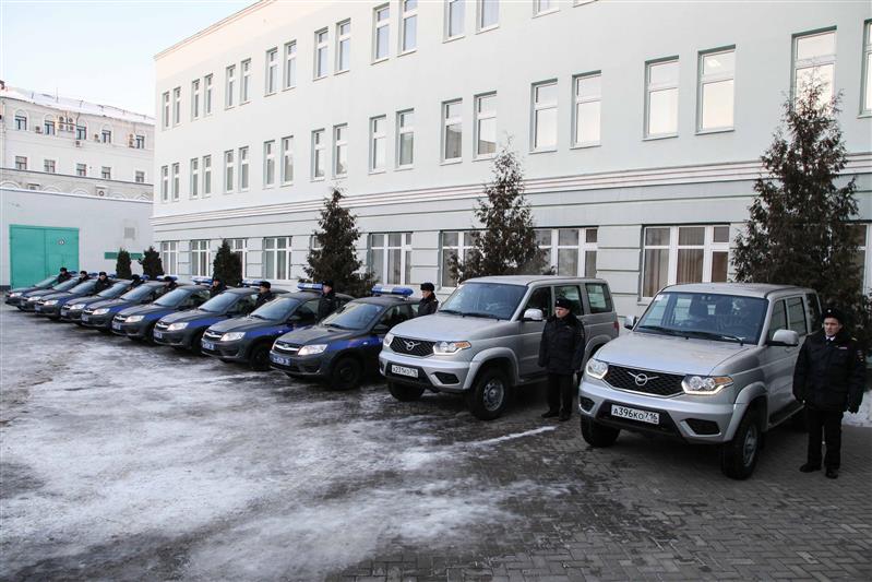 В Татарстане сотрудникам вневедомственной охраны Росгвардии вручили ключи от новых служебных машин
