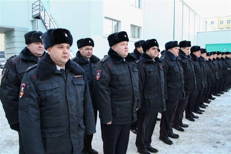 В Татарстане сотрудникам вневедомственной охраны Росгвардии вручили ключи от новых служебных машин