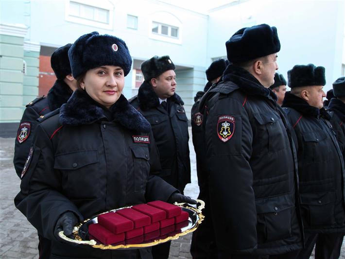 В Татарстане сотрудникам вневедомственной охраны Росгвардии вручили ключи от новых служебных машин