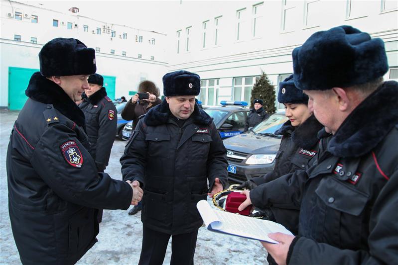 В Татарстане сотрудникам вневедомственной охраны Росгвардии вручили ключи от новых служебных машин