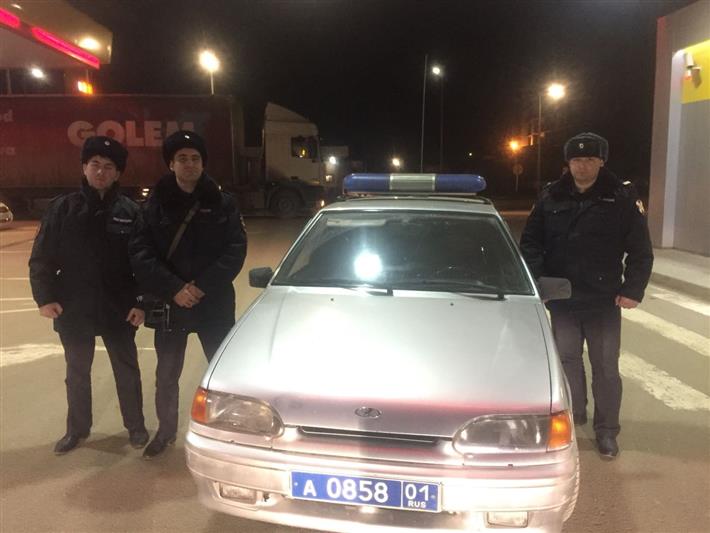 Сотрудники Росгвардии Адыгеи спасли мужчину во время пожара