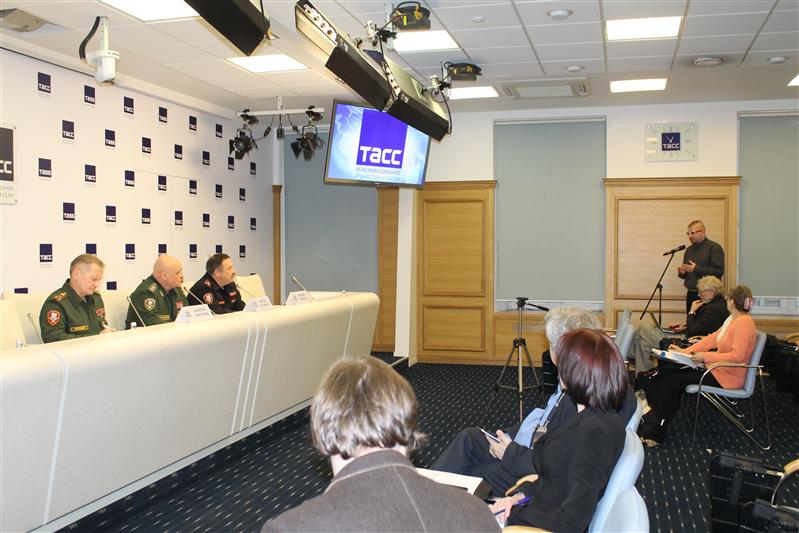 Командующий Северо-Западным округом войск национальной гвардии РФ провел пресс-конференцию