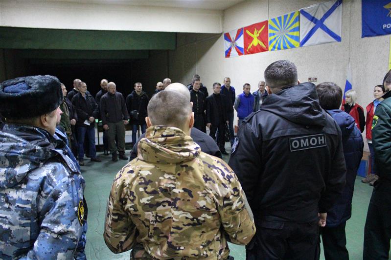 Сотрудники калининградских СОБРа и ОМОНа Росгвардии стали призерами межведомственных областных соревнований по пулевой стрельбе
