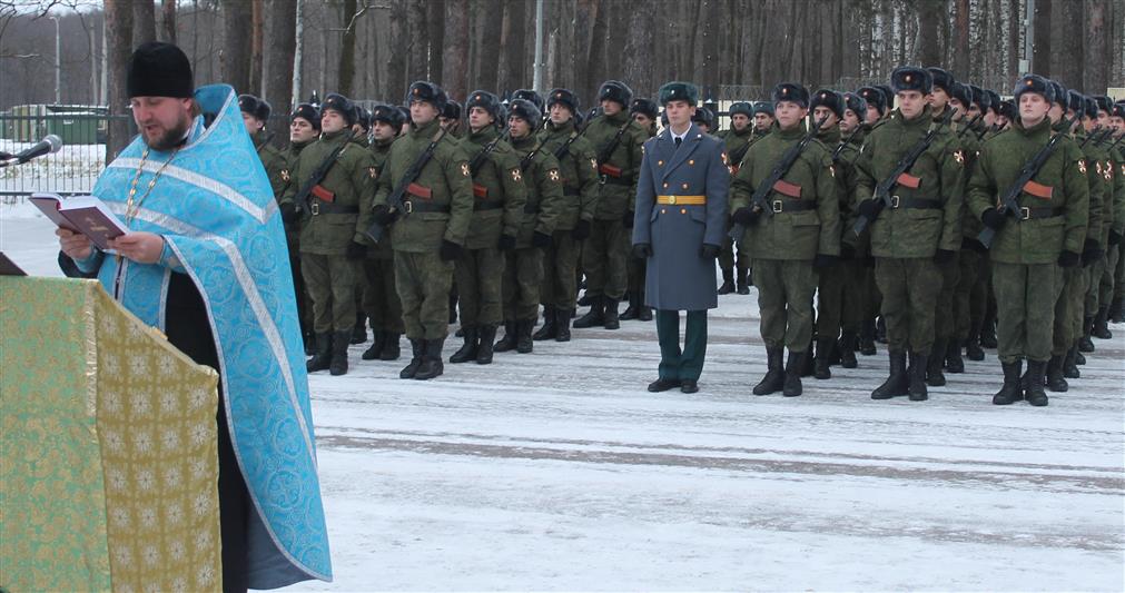 Заместитель командующего Приволжским округом Росгвардии поздравил новобранцев богородской бригады оперативного назначения с принятием присяги