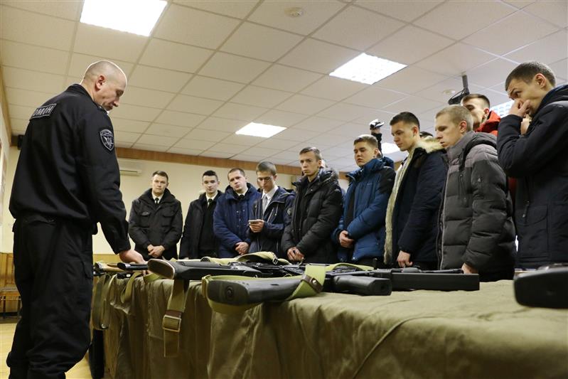 Сотрудники питерского ОМОНа на транспорте провели Урок мужества для студентов Морского технического университета