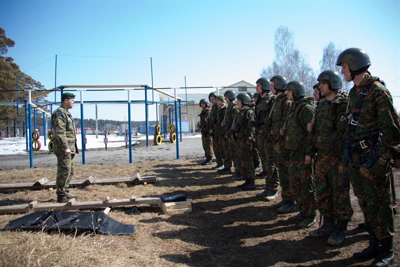 В учебном центре Новосибирского военного института войск национальной гвардии РФ состоялись учебные занятия с курсантами разведывательного факультета