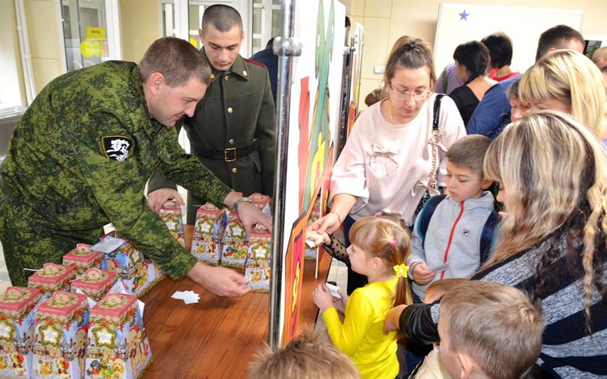 В Ростове-на-Дону состоялось новогоднее представление для детей военнослужащих Росгвардии