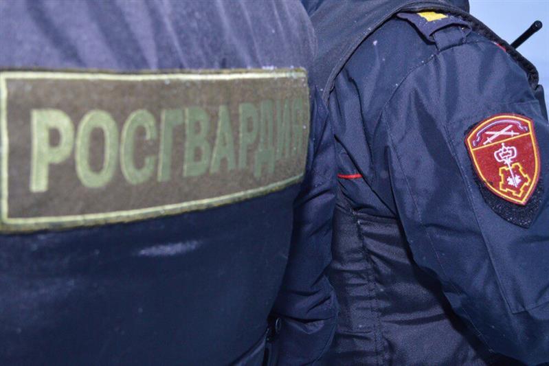 В Кандалакше сотрудники Росгвардии задержали разыскиваемого полицией преступника