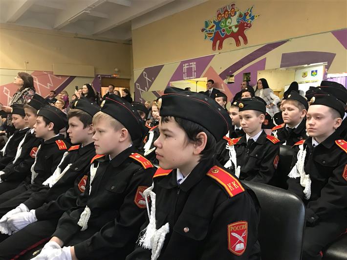 В Сыктывкаре военнослужащие Росгвардии приняли участие в церемонии посвящения школьников в кадеты