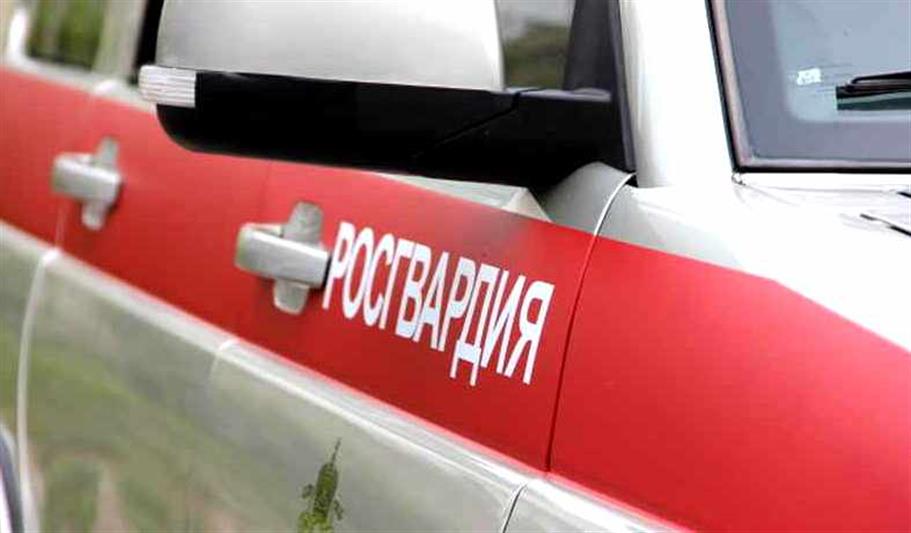В Астрахани росгвардейцы задержали молодого человека, совершившего кражу в магазине одежды