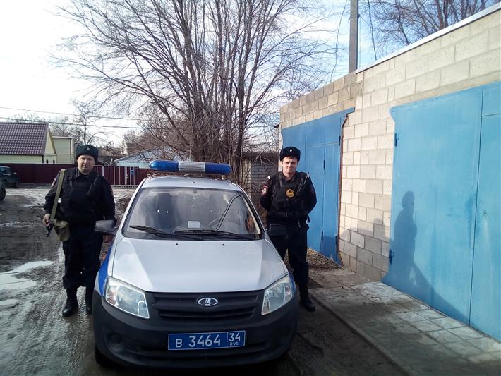 Наряд вневедомственной охраны по горячим следам задержал уличного грабителя в одном из городов Волгоградской области