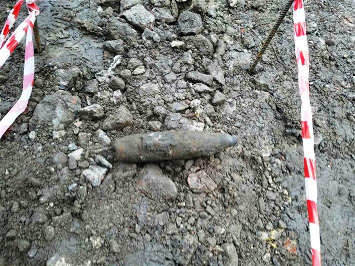 В Санкт-Петербурге сотрудники ОМОНа обезвредили снаряд времен Великой Отечественной войны 