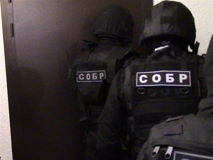 При силовой поддержке красноярского СОБРа задержаны подозреваемые в организации занятия проституцией