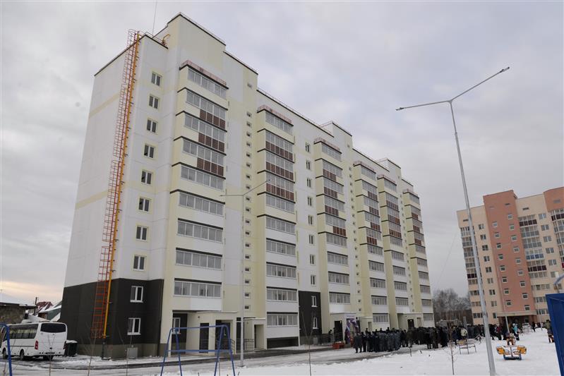 Более ста семей военнослужащих и сотрудников Уральского округа Росгвардии получили новое жилье