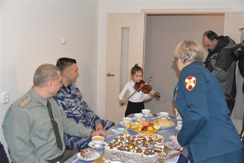 Более ста семей военнослужащих и сотрудников Уральского округа Росгвардии получили новое жилье