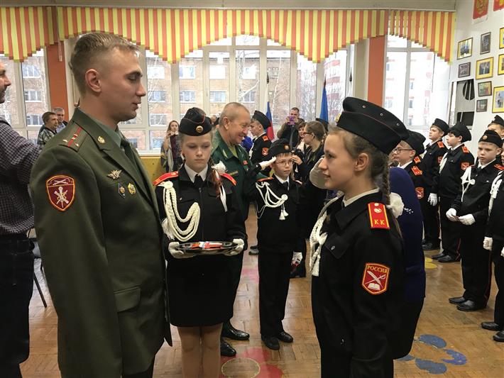 В Сыктывкаре военнослужащие Росгвардии приняли участие в церемонии посвящения школьников в кадеты