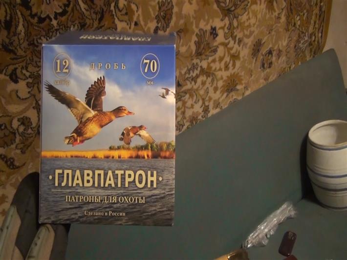 В Севастополе сотрудники Росгвардии задержали злоумышленника, устроившего стрельбу в квартире, где находились его 70 - летняя мать и 7-летняя дочь