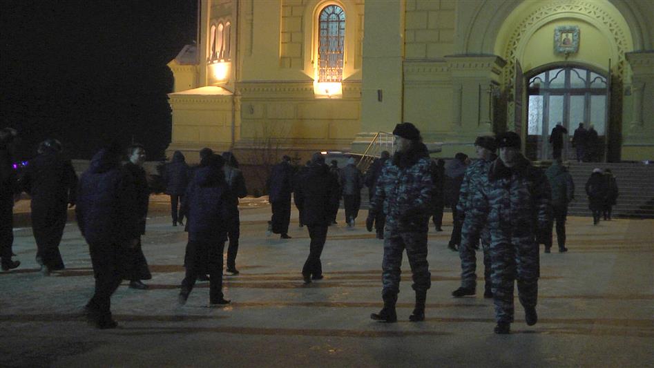 Сотрудники Росгвардии совместно с полицейскими обеспечили правопорядок во время празднования Крещения Господня в городах Поволжья