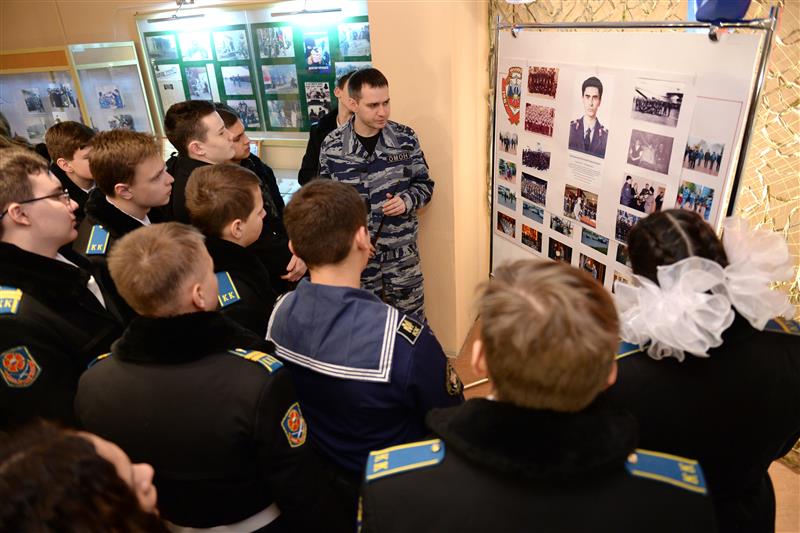 Московские кадеты почтили память погибшего омоновца 