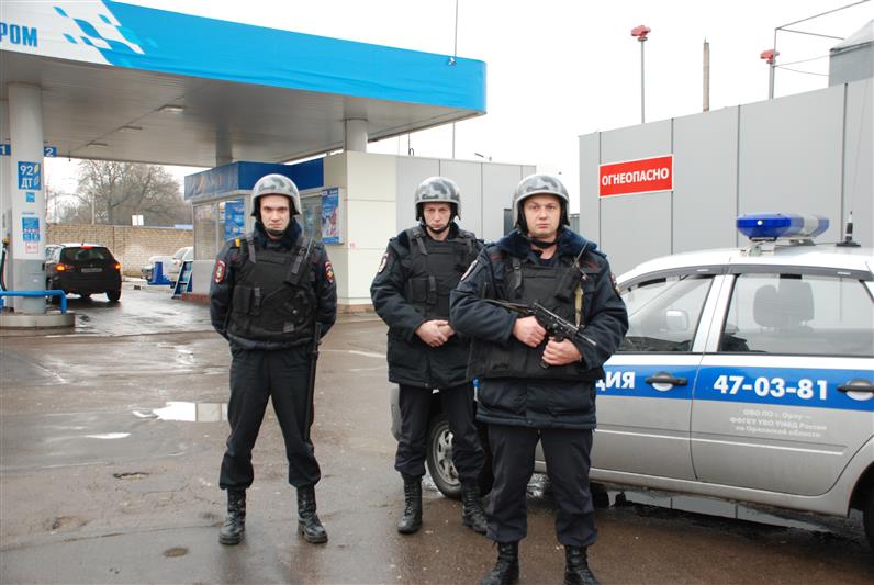 В Орле сотрудники Росгвардии задержали рецидивиста, напавшего с ножом на охранника АЗС