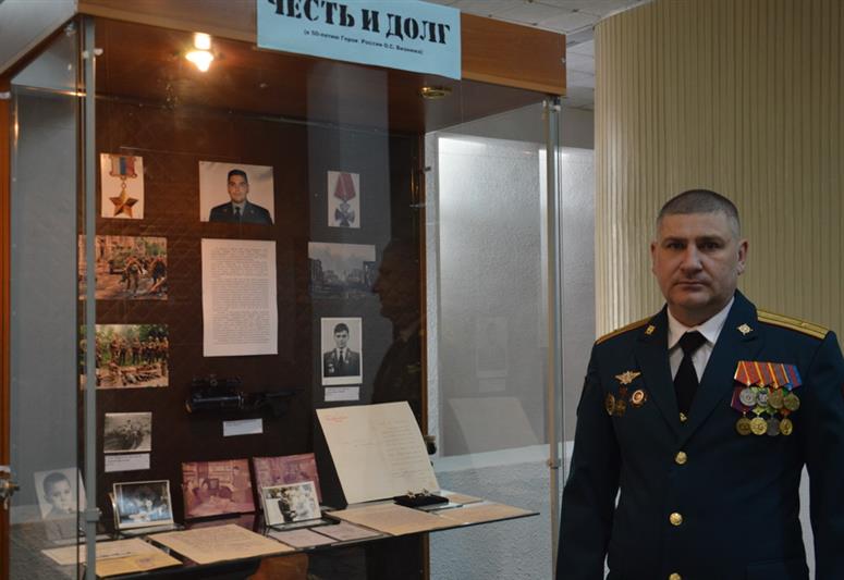 В Брянске почтили память Героя России капитана Олега Визнюка 