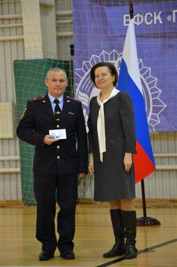 Начальник Игримского отдела вневедомственной охраны получил  значок ГТО из рук губернатора Югры