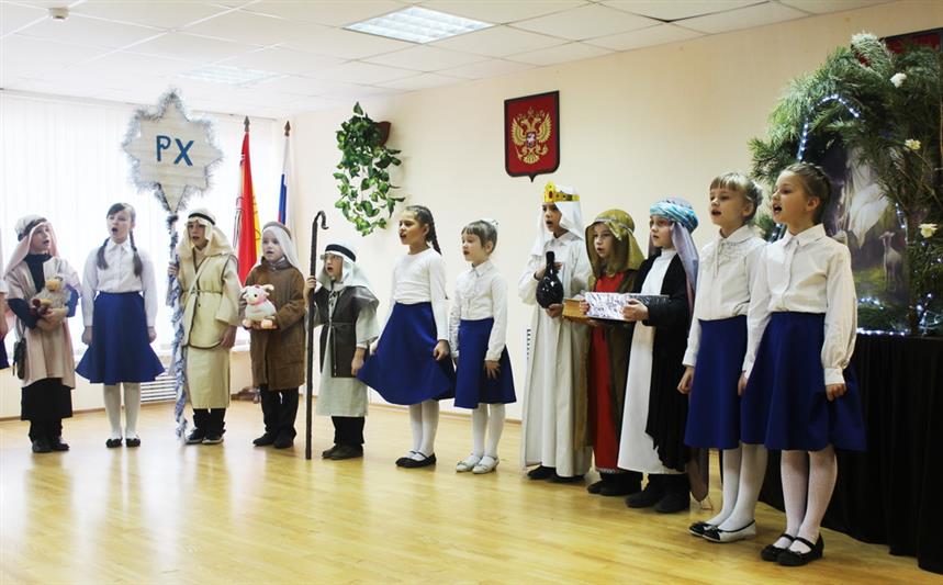 Воспитанники воскресной школы поздравили сотрудников воронежской Росгвардии с Рождеством Христовым