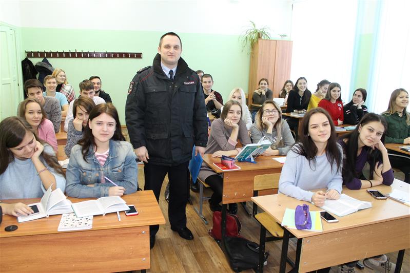 Ученики выпускных классов воронежских школ узнали о высших учебных заведениях Росгвардии