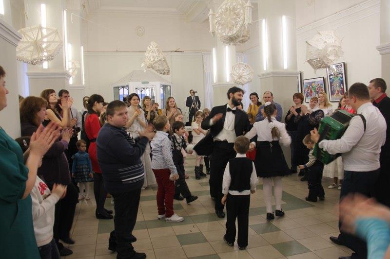 В празднике для детей с ограниченными возможностями принял участие военный оркестр Саровской дивизии