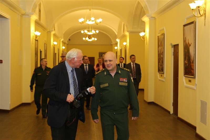 Генерал-полковник Сергей Захаркин встретился с руководителями ведущих СМИ Северо-Запада России