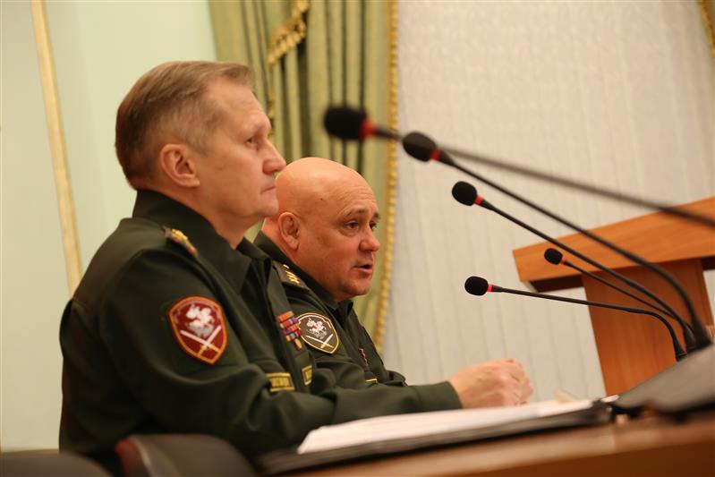 Генерал-полковник Сергей Захаркин встретился с руководителями ведущих СМИ Северо-Запада России