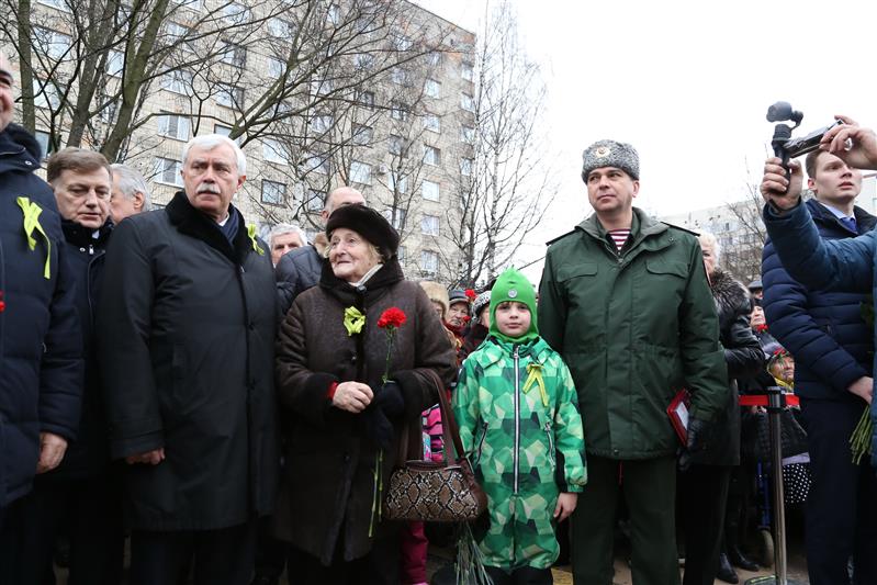 Военнослужащие Северо-Западного округа Росгвардии приняли участие в торжественном открытии памятника блокадникам